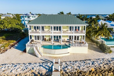 Private oceanfront estate behind the gates of Tingler Island - photo 8