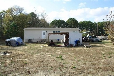 Welcome to a charming East Texas retreat offering easy living in - photo 9