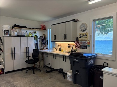 Exceptional waterfront property! Experience lakefront living at - photo 32