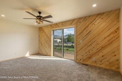 Experience maintenance-free living in this beautifully remodeled - photo 33