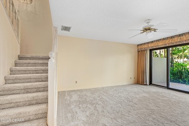 Live where every day feels like a beach day! This 3-bed, 2 - photo 4
