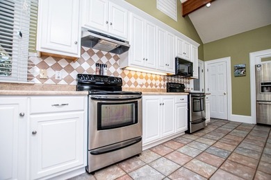Experience the best of lake life in this stunning 5,000 sq ft - photo 38