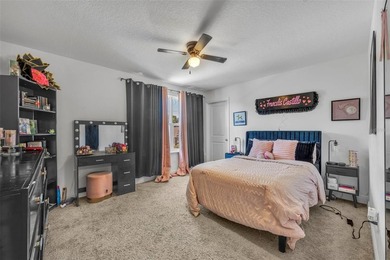 MOTIVATED SELLER!! Welcome to this stunning 2024-built residence - photo 34
