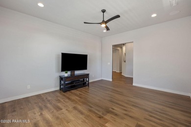 Turn-key and like-new, this Craftsman sits at the end of a quiet - photo 40