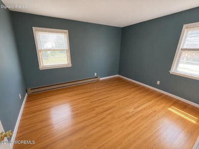 Welcome to 19 Sherwood Court in the sought after 55+ community - photo 4