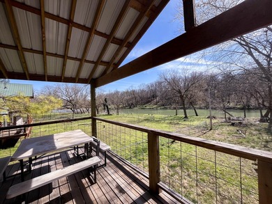 Discover the ultimate Ozark escape! This stunning 3-bedroom - photo 4