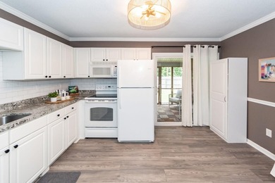 Welcome to Mepkin Place, where modern updates, low-maintenance - photo 6