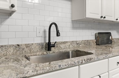 Welcome to Mepkin Place, where modern updates, low-maintenance - photo 8