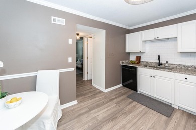 Welcome to Mepkin Place, where modern updates, low-maintenance - photo 10