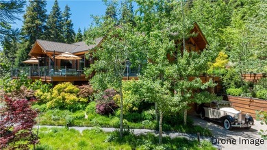 Architectural elegance &amp; absolute privacy define this estate