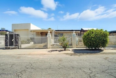 (private lake, pond, creek) Home For Sale in Tucson Arizona