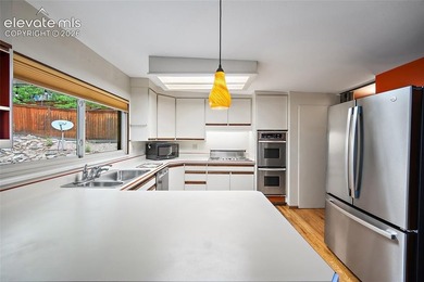 Welcome to this exceptional 5-bedroom, 3-bathroom home in Skyway - photo 9