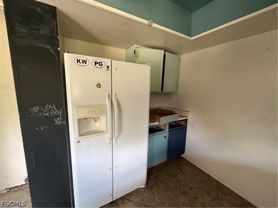 Unlock a rare investment opportunity with this unique 4-unit - photo 4