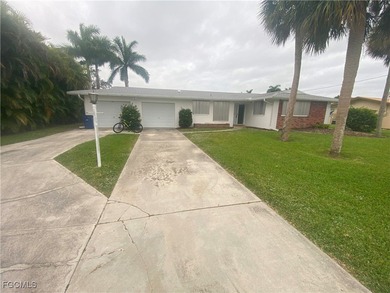 Caloosahatchee River Home Sale Pending in Fort Myers Florida