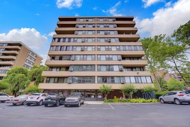 Move right into this updated 3-bedroom, Co-op in Le Havre in - photo 2