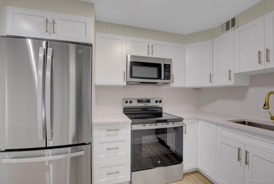 Move right into this updated 3-bedroom, Co-op in Le Havre in - photo 10