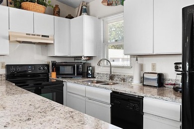 Your perfect lakeside escape awaits on Lake Barkley! This fully - photo 5