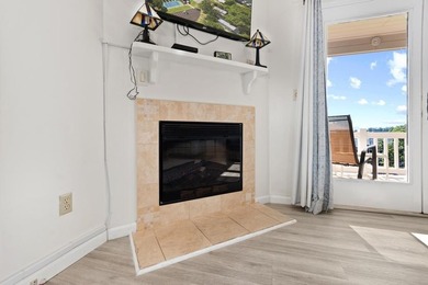Your perfect lakeside escape awaits on Lake Barkley! This fully - photo 9