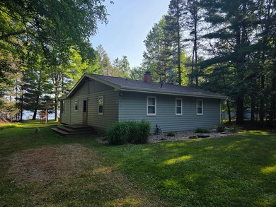 Charming, lovingly cared-for cottage on highly desirable Lake - photo 3