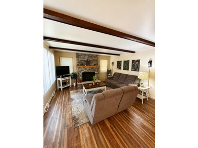 Charming, lovingly cared-for cottage on highly desirable Lake - photo 5