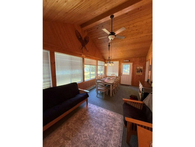 Charming, lovingly cared-for cottage on highly desirable Lake - photo 7