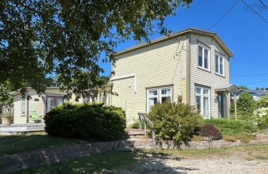  Home For Sale in Gold River 