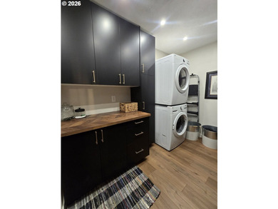 Creekside Luxury in the Heart of Dufur. Experience the pinnacle - photo 7