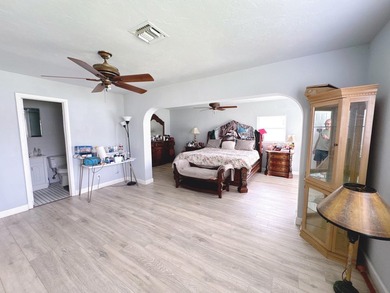 This property without HOA, located near shopping, dining - photo 12