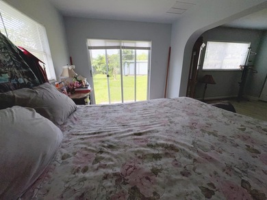 This property without HOA, located near shopping, dining - photo 17