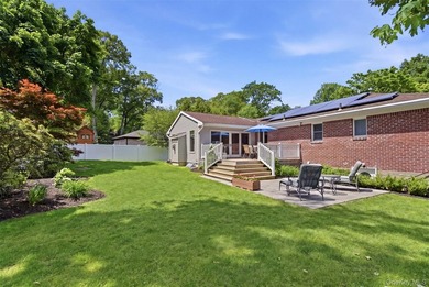 Beautifully Renovated Expanded Ranch Nested On A Quiet - photo 18