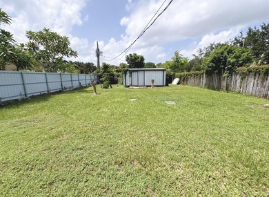 This property without HOA, located near shopping, dining - photo 20