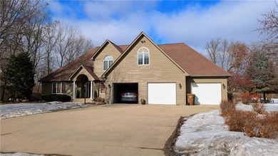 (private lake, pond, creek) Home Sale Pending in Albert Lea Minnesota