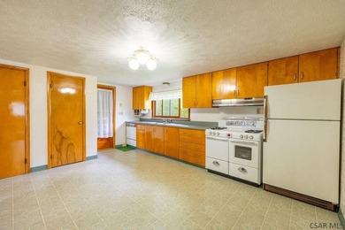 Welcome to 4611 Elton Road, a place where there's room to - photo 12