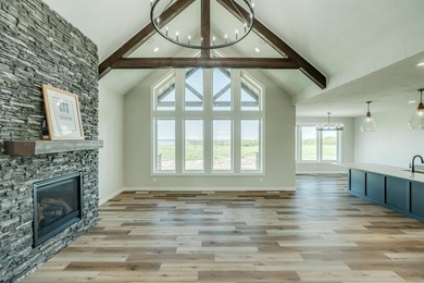 Stunning Custom Lakefront Home on Garrison Bay - Move-In Ready! - photo 14
