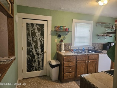 Turnkey, fully furnished property currently operating as a - photo 17