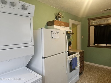 Turnkey, fully furnished property currently operating as a - photo 22