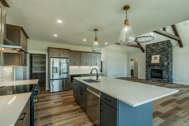 Stunning Custom Lakefront Home on Garrison Bay - Move-In Ready! - photo 22