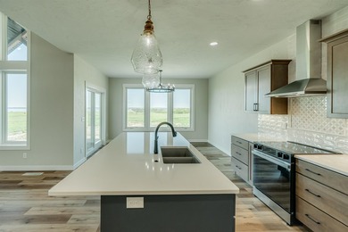 Stunning Custom Lakefront Home on Garrison Bay - Move-In Ready! - photo 25