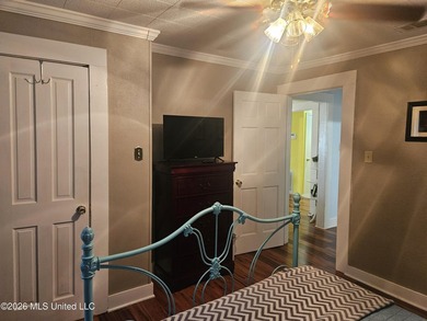 Turnkey, fully furnished property currently operating as a - photo 27