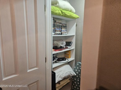 Turnkey, fully furnished property currently operating as a - photo 28