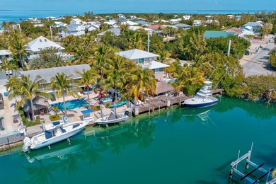 Waterfront pool home with dockage in Venetian Shores offered - photo 3