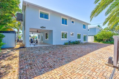Waterfront pool home with dockage in Venetian Shores offered - photo 8
