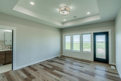 Stunning Custom Lakefront Home on Garrison Bay - Move-In Ready! - photo 43