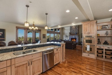 Experience the best of Brasada living in this meticulously - photo 8