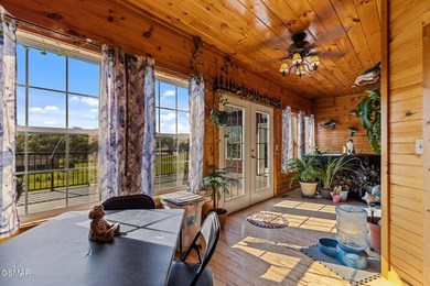 Welcome to this truly one-of-a-kind mountain retreat offering - photo 15