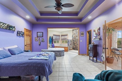 Welcome to this truly one-of-a-kind mountain retreat offering - photo 20