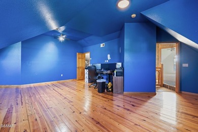 Welcome to this truly one-of-a-kind mountain retreat offering - photo 36