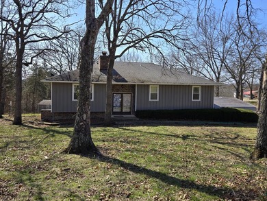Pomme de Terre Lake Home For Sale in Hermitage Missouri