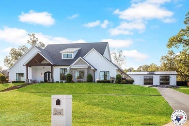 (private lake, pond, creek) Home For Sale in Texarkana Texas