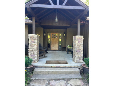 Tucked away near the beautiful Little Red River, this inviting - photo 3